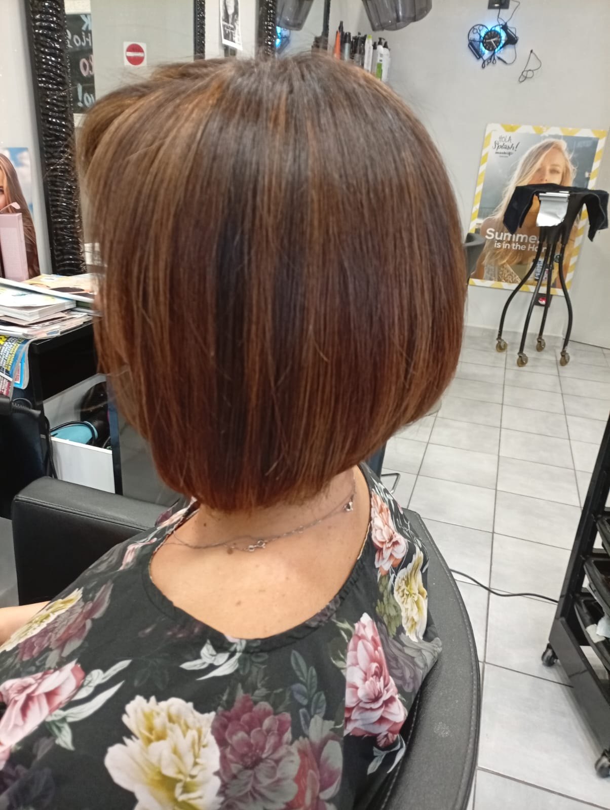 Taglio corto con piega ordinata realizzato dal parrucchiere a Monteverde